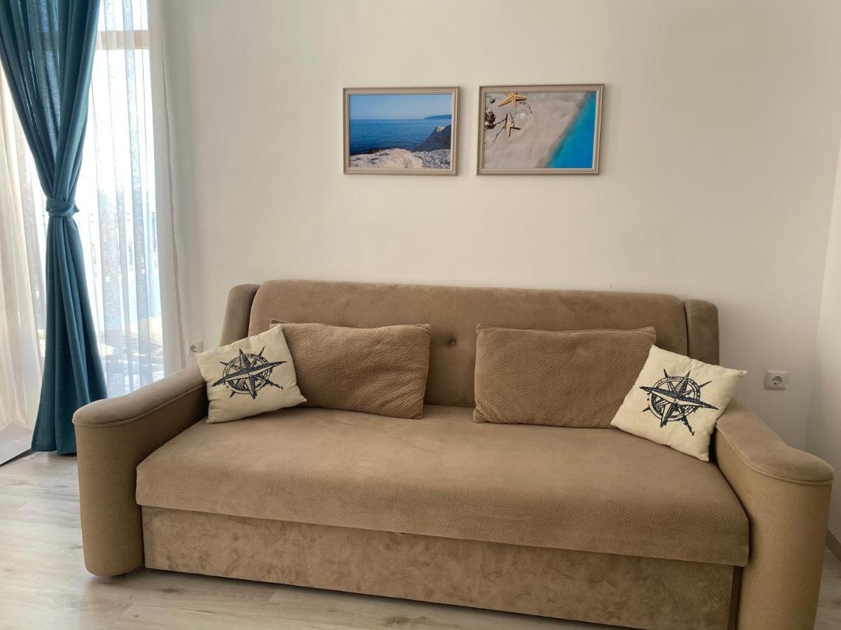 Sea Apartment Maria Балчик Екстериор снимка